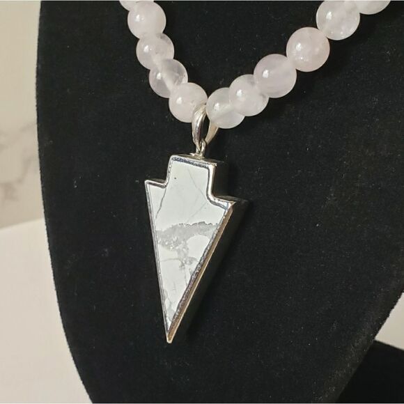 ARTISAN Beaded Arrowhead Pendant Necklace Modern Southwestern Jewelry - Picture 2 of 8